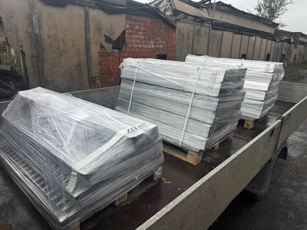 Транспортировка металлического бордюра